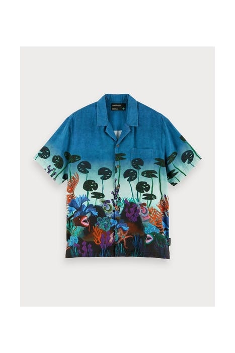 TENCEL™ SHIRT WITH HAWAIIAN DETAILS AND PLACEMENT PRINT COMB 1