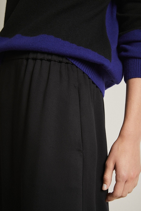 SATIN ROCK MIT VOLANT BLACK 3